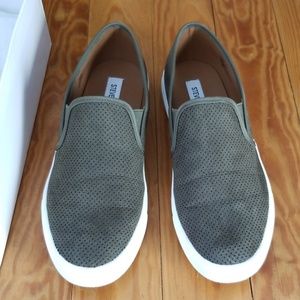 Steve Madden Slip Ons